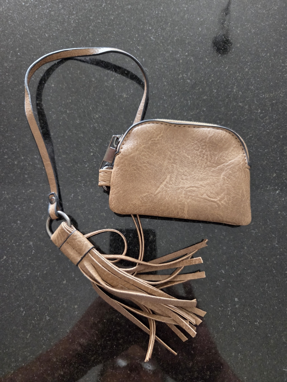 Source Unknown Tan Leather Wristlet Coin Purse with Tassel
